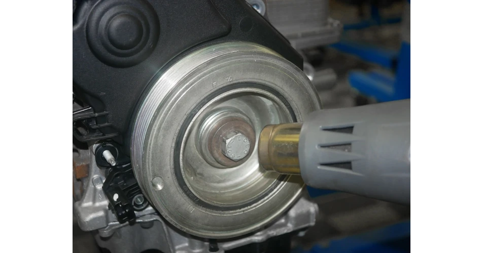 Replacing bolts for belt pulleys