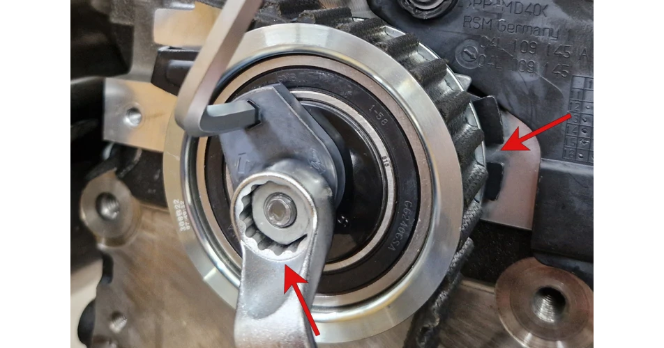 Tensioner pulley fractures