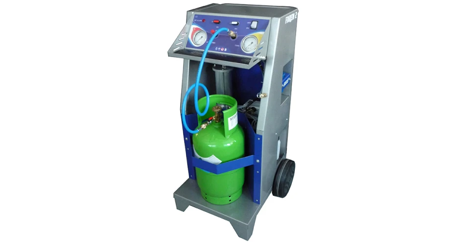 Safe recovery of R134A refrigerant gas 