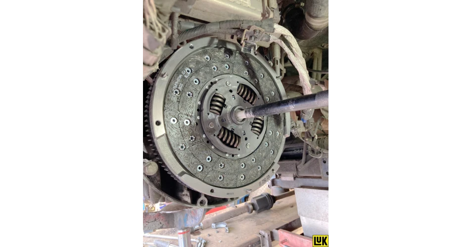 Clutch replacement - Ford Transit II