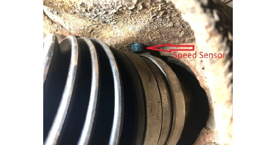 Diagnosing a Kuga wheel speed sensor fault