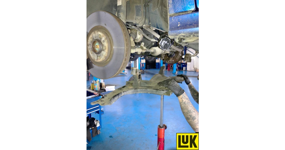 Clutch Replacement Audi A1 1.6TDi