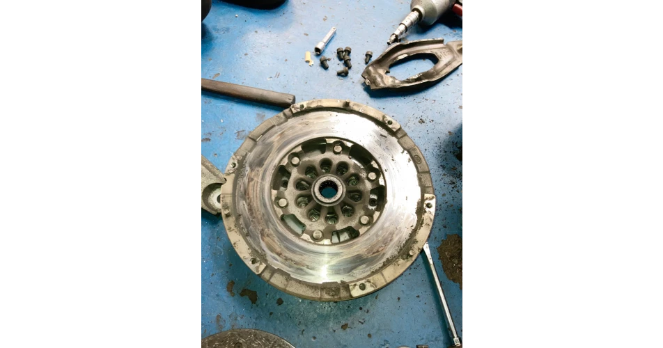 Audi A5 2.0 TFSI clutch replacement