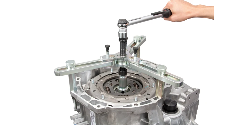 Schaeffler offers dry double clutch repair advice