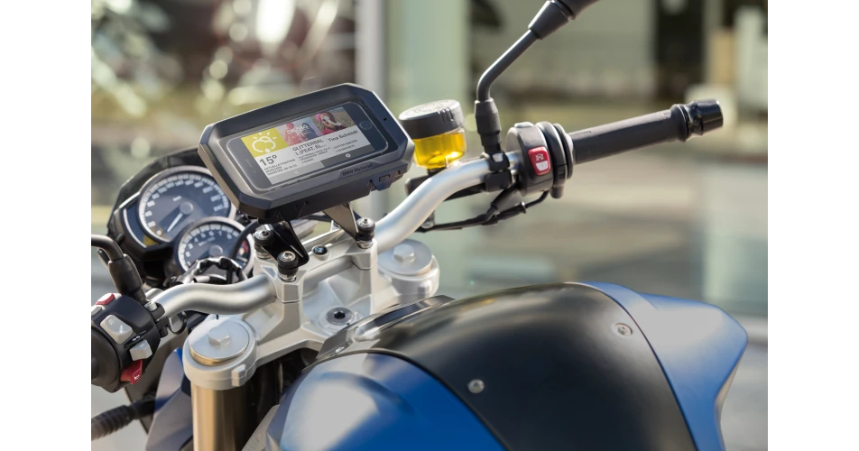 Nifty handsfree device for your bike