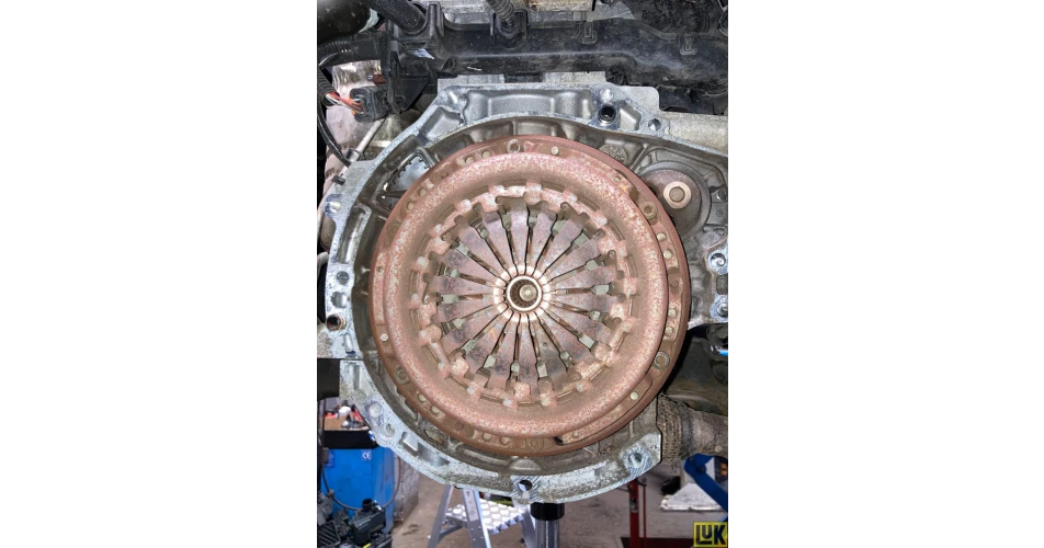 Clutch replacement Citroën DS3 1.2 VTi 