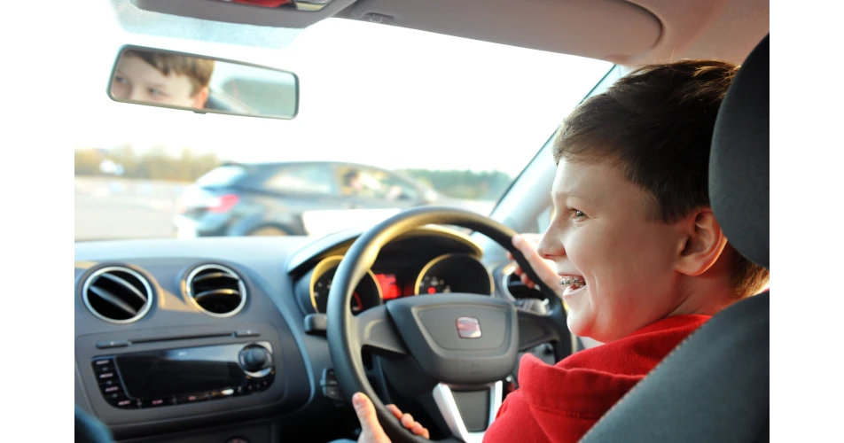 Easy-Drive School renew SEAT partnership