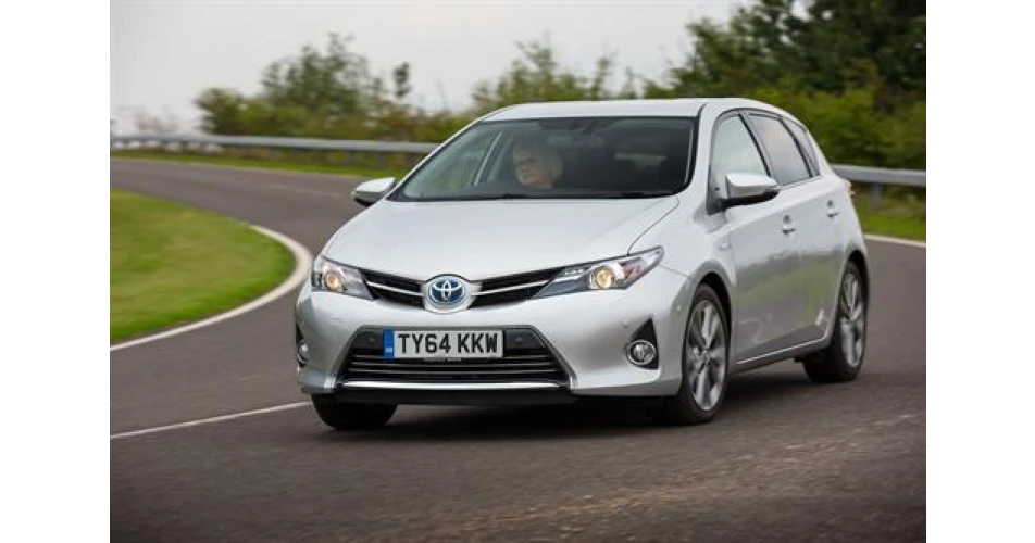 Toyota challenge buyers to try hybrids
