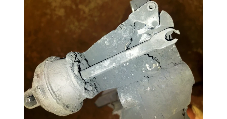 Golf with a manifold fault 