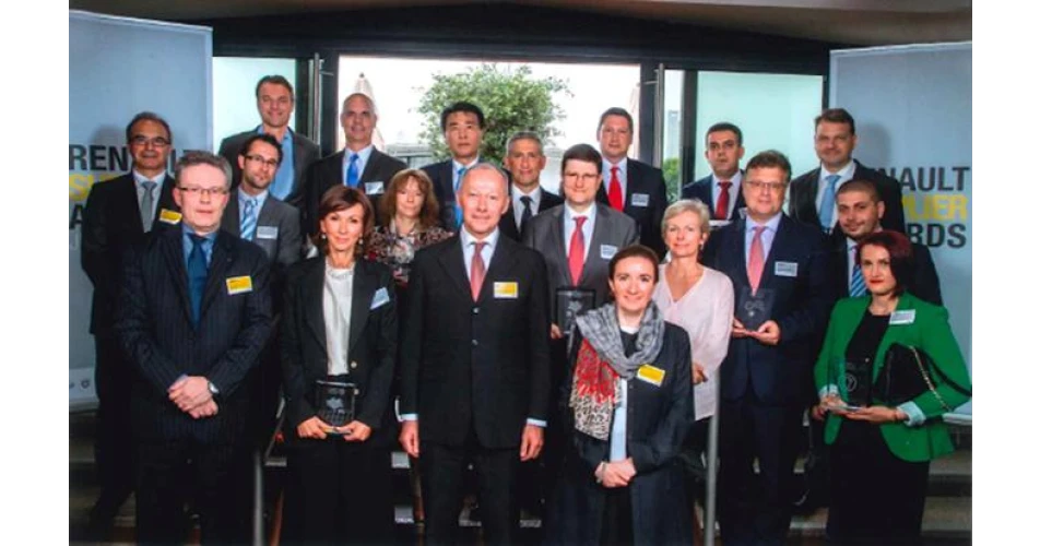 Renault presents Axalta with Supplier Award for Innovation