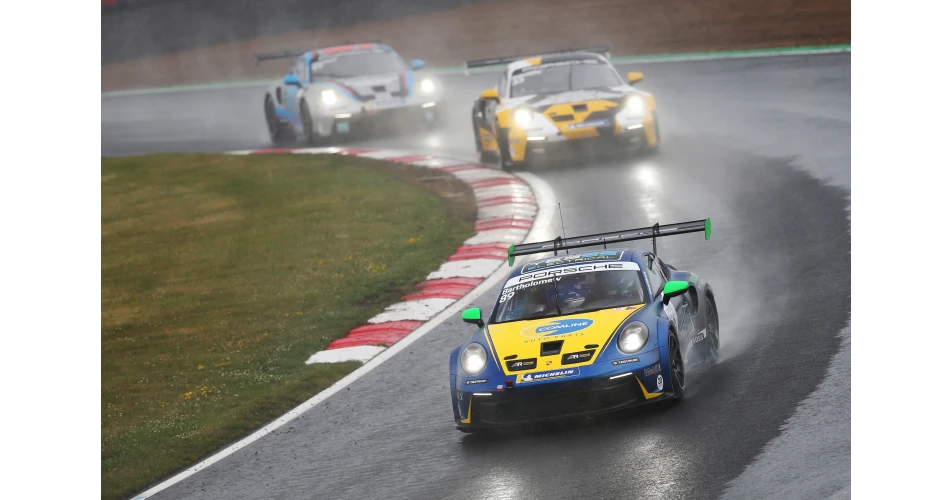 Comline Richardson Racing celebrates Brands Hatch success