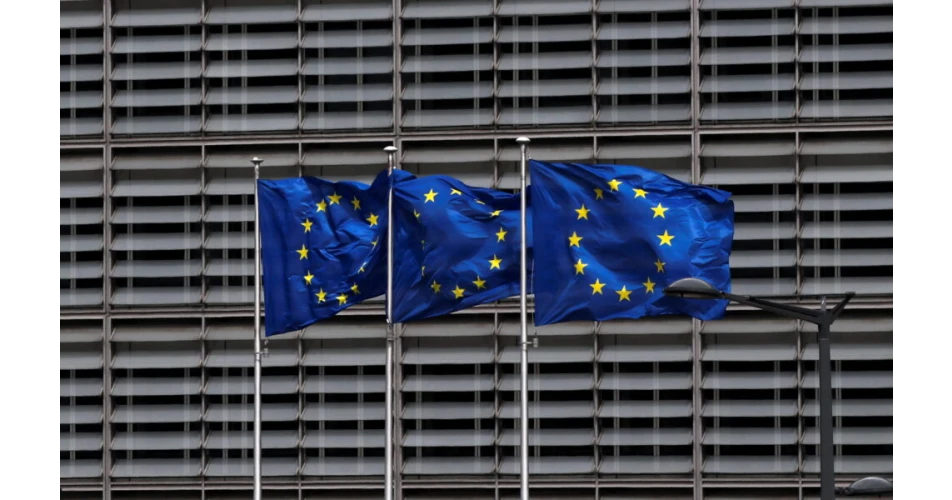 EU Commission fines car manufacturers &euro;875 million