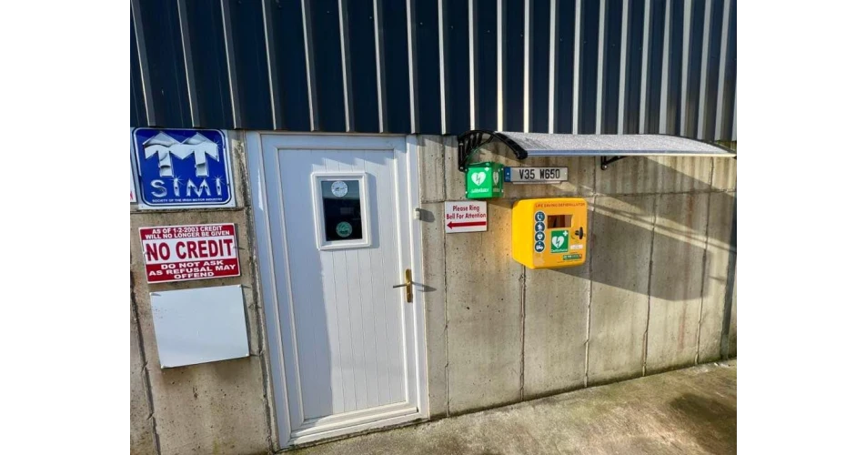 Mannings Garage installs community use defibrillator