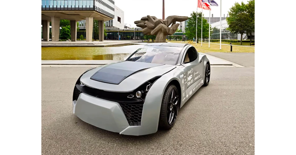 Dutch students build carbon capturing car