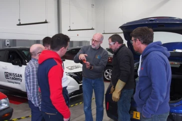 ELVES takes Electric Vehicle Dismantling Training to the Next Level