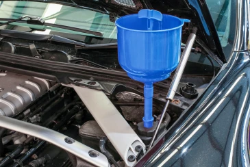 Laser Tools Anti-Spill Coolant Funnel set offers mess-free coolant refilling&nbsp;