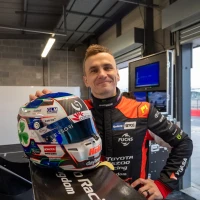 Yuasa backs &Aacute;r&oacute;n Taylor-Smith for 2025 BTCC season with support from Somora Motor Parts