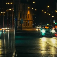 Are illegal headlight bulbs causing glare?